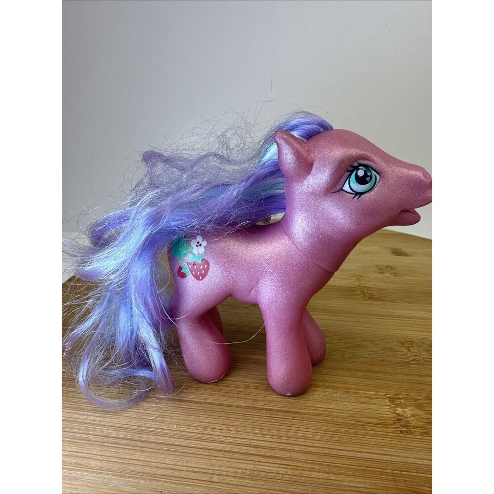 2002 Sweetberry Shimmer MLP Strawberry‎ Pink Shiny Pony Horse Toy